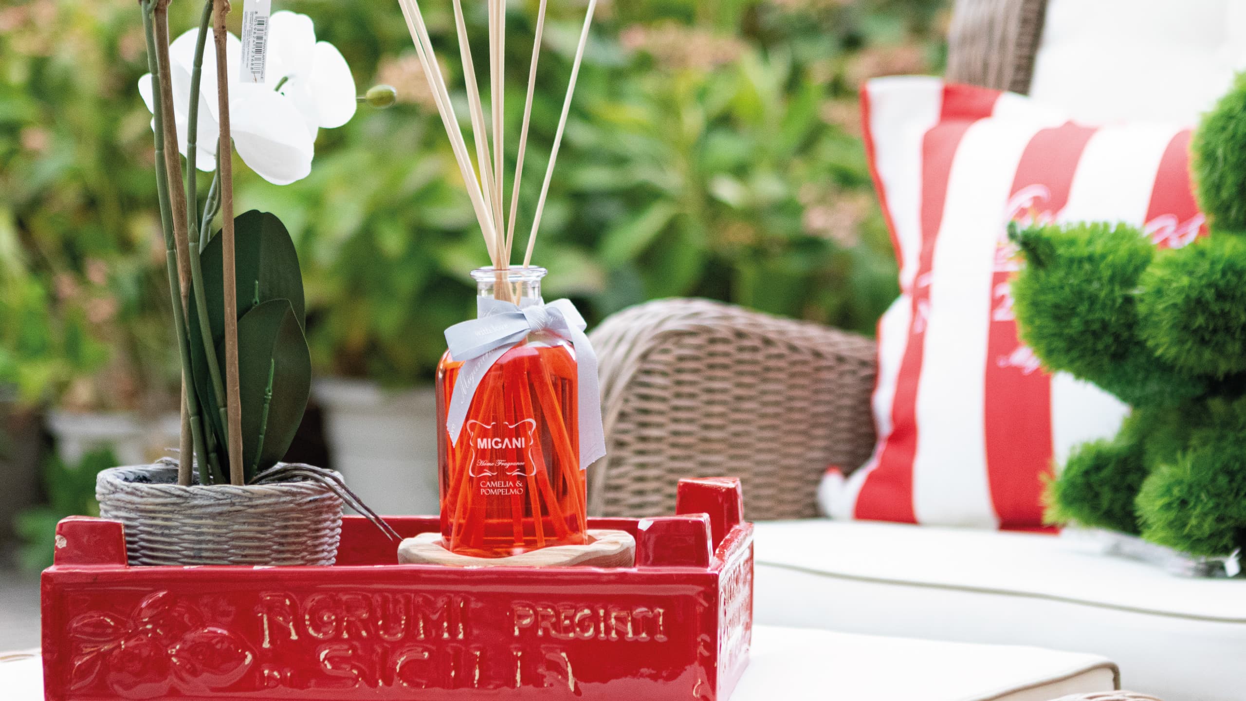 profumatore ambiente spray e diffusore con bastoncini